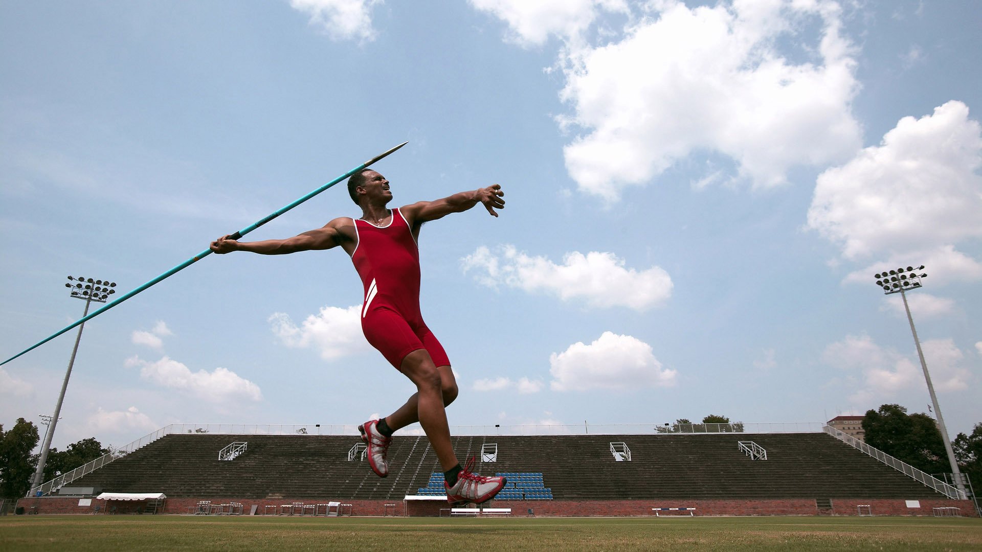 “未来领跑”青少年篮球运动员专项培养计划在广州正式启动，青少年篮球训练营计划