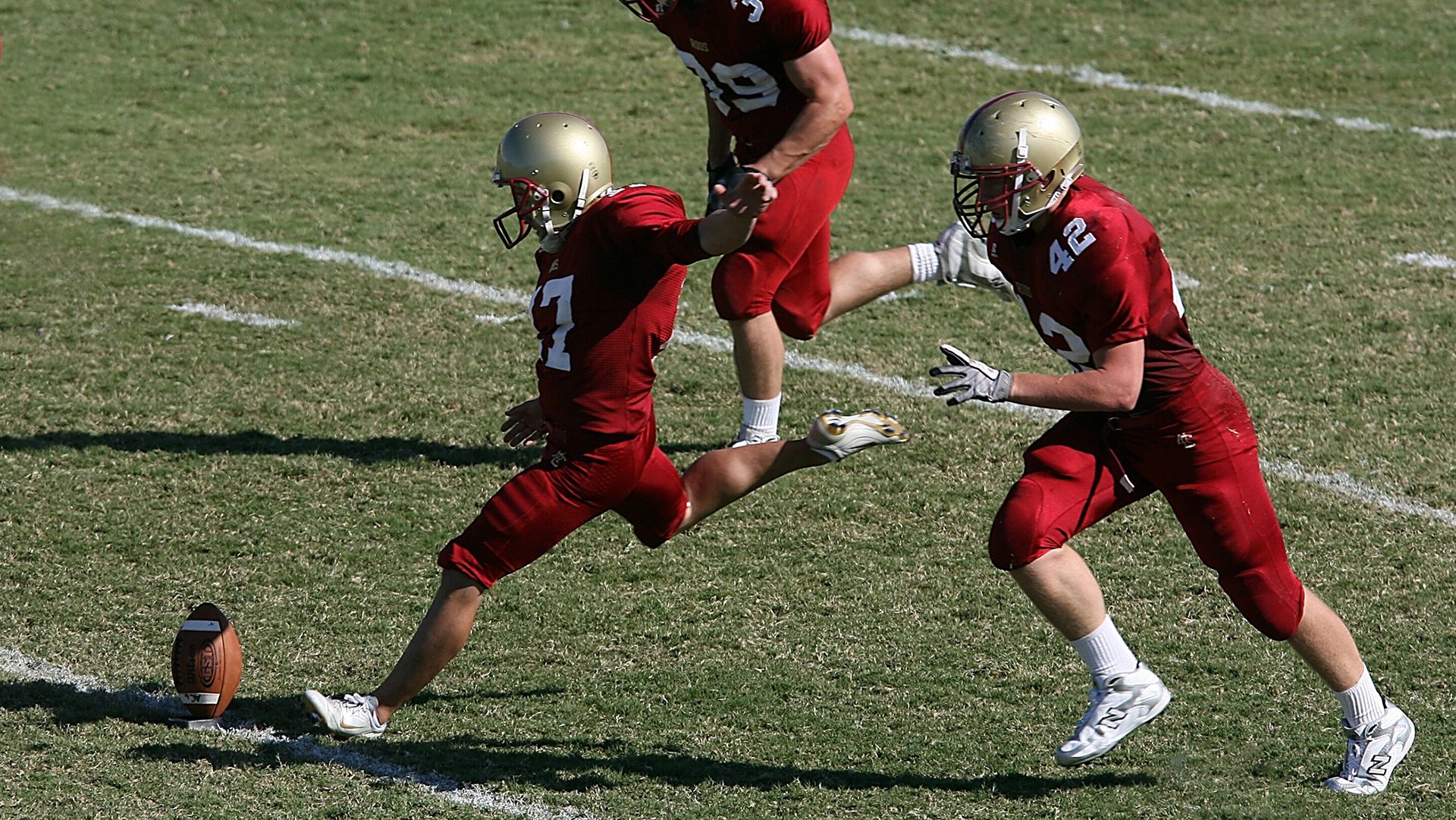 乐鱼体育平台官网-经典“巅峰对决”展现绝佳竞技水准，电影 巅峰对决